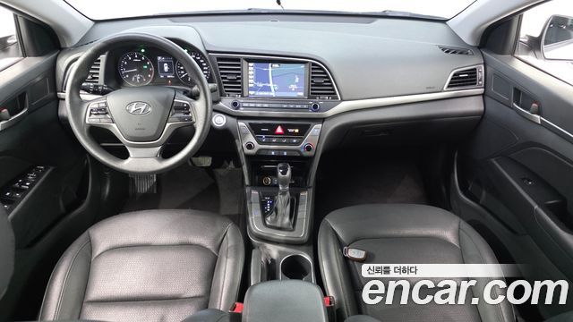 Hyundai AVANTE 2018 — photo 7