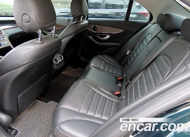 Mercedes-Benz C-Class 2019 — photo 6