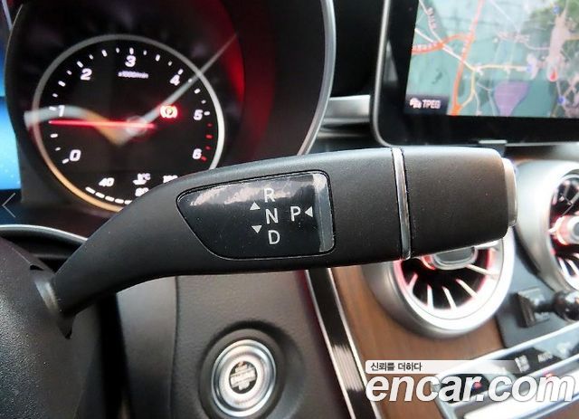 Mercedes-Benz C-Class 2019 — photo 10