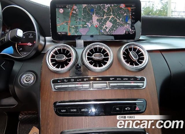 Mercedes-Benz C-Class 2019 — photo 14