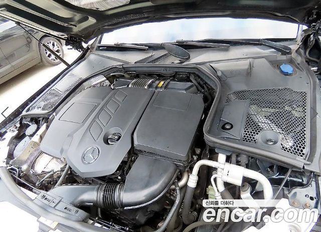 Mercedes-Benz C-Class 2019 — photo 19