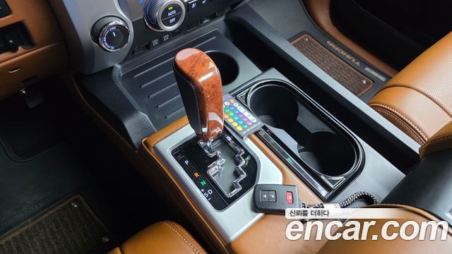 Toyota Tundra 2021 — photo 9