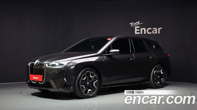 BMW iX 2022 — photo 1