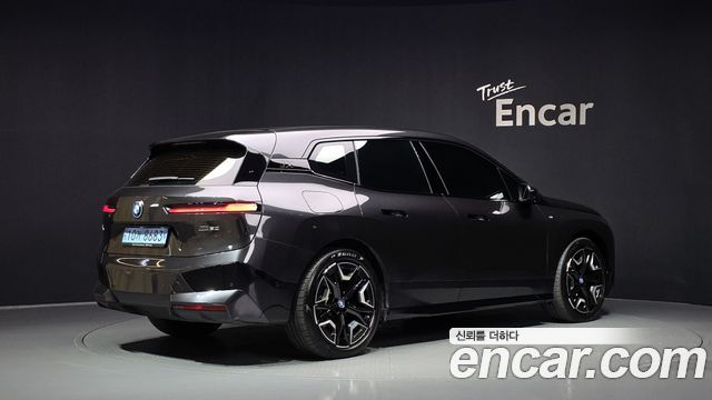 BMW iX 2022 — photo 2