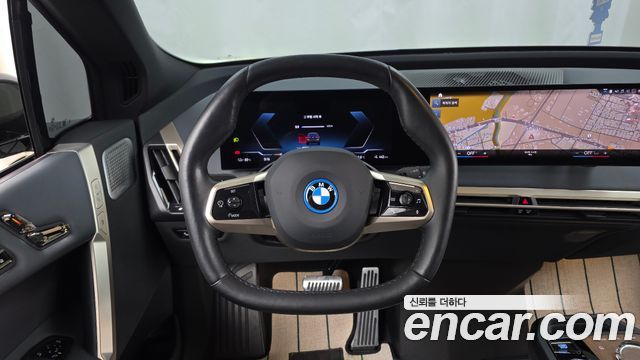 BMW iX 2022 — photo 13