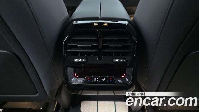 BMW iX 2022 — photo 19