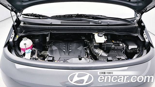 Hyundai Staria 2025 — photo 6