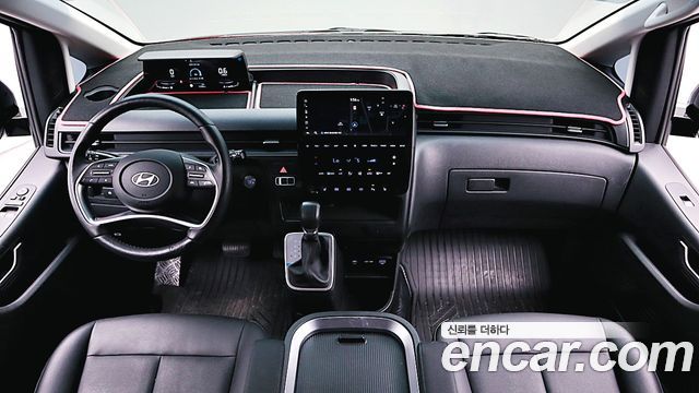 Hyundai Staria 2025 — photo 7