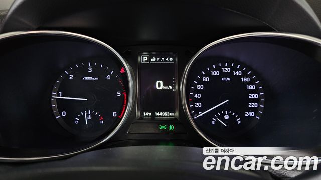 Hyundai Santafe 2016 — photo 11