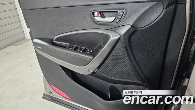 Hyundai Santafe 2016 — photo 14