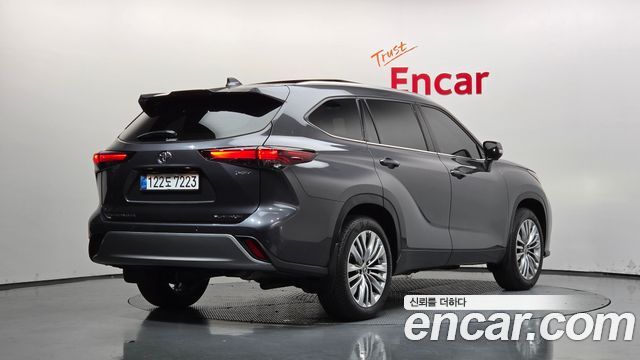 Toyota Highlander 2025 — photo 2
