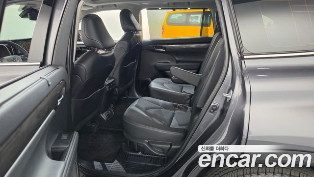Toyota Highlander 2025 — photo 17