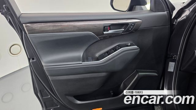 Toyota Highlander 2025 — photo 14