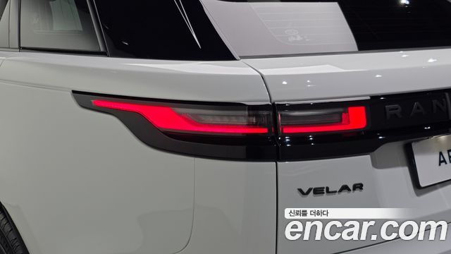 Land Rover Range Rover Velar 2026 — photo 19