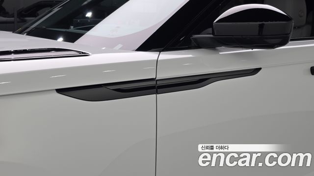 Land Rover Range Rover Velar 2026 — photo 20