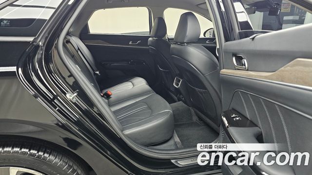 Kia K5 2023 — photo 17