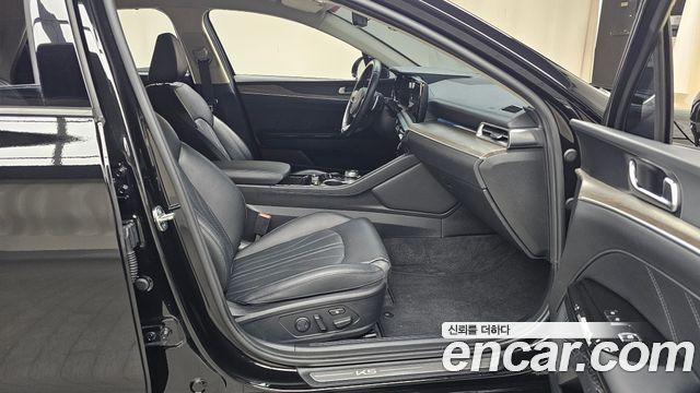 Kia K5 2023 — photo 16