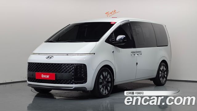 Hyundai Staria 2022 — photo 1