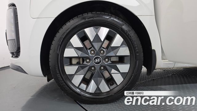 Hyundai Staria 2022 — photo 5