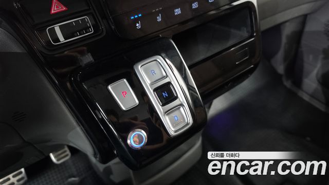 Hyundai Staria 2022 — photo 9