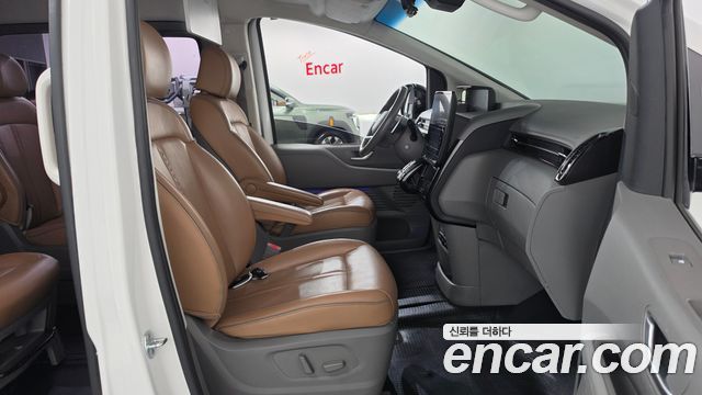 Hyundai Staria 2022 — photo 11