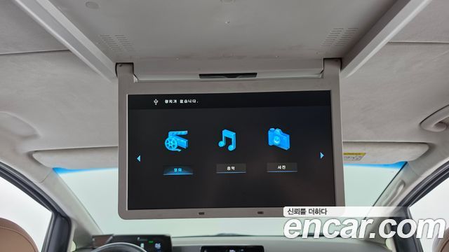 Hyundai Staria 2022 — photo 19