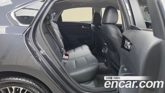 Kia K3 2024 — photo 17