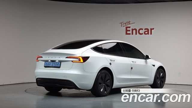 Tesla Model 3 2026 — photo 2