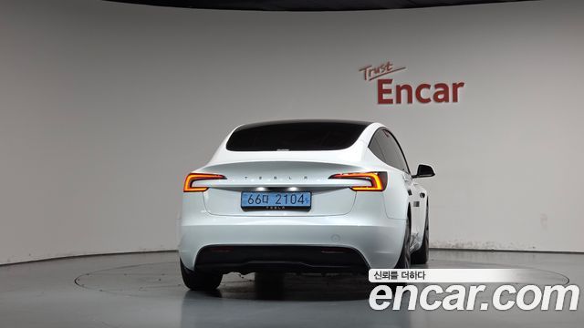 Tesla Model 3 2026 — photo 4