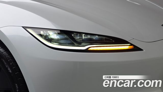 Tesla Model 3 2026 — photo 8