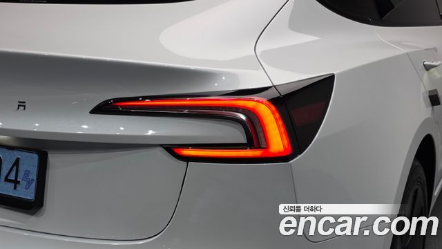 Tesla Model 3 2026 — photo 9