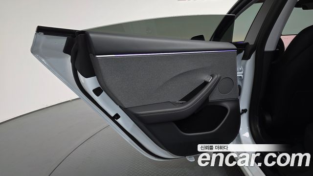 Tesla Model 3 2026 — photo 15