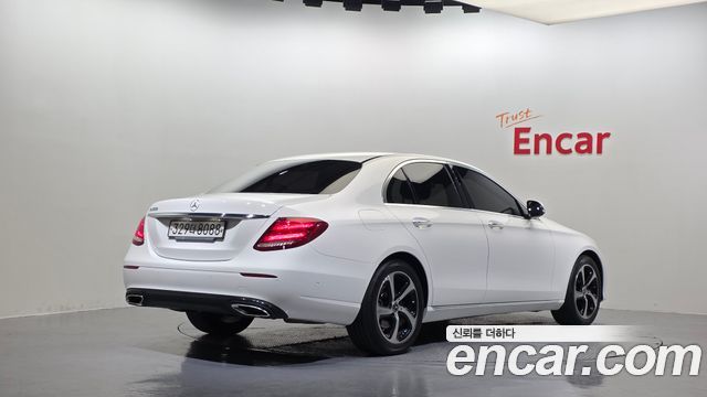 Mercedes-Benz E-Class 2020 — photo 2