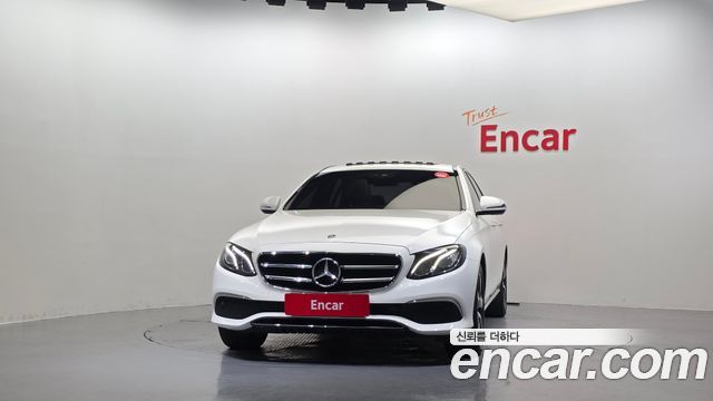 Mercedes-Benz E-Class 2020 — photo 3