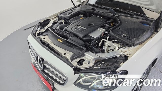 Mercedes-Benz E-Class 2020 — photo 6