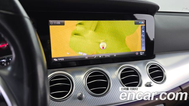 Mercedes-Benz E-Class 2020 — photo 19