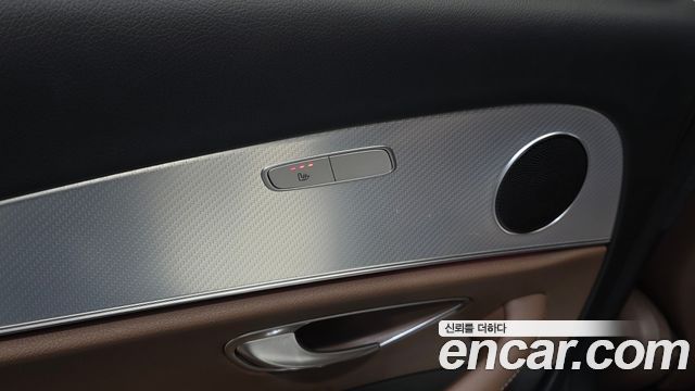Mercedes-Benz E-Class 2020 — photo 24