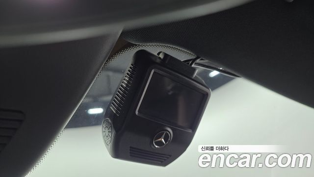 Mercedes-Benz E-Class 2020 — photo 30
