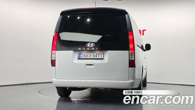 Hyundai Staria 2025 — photo 4