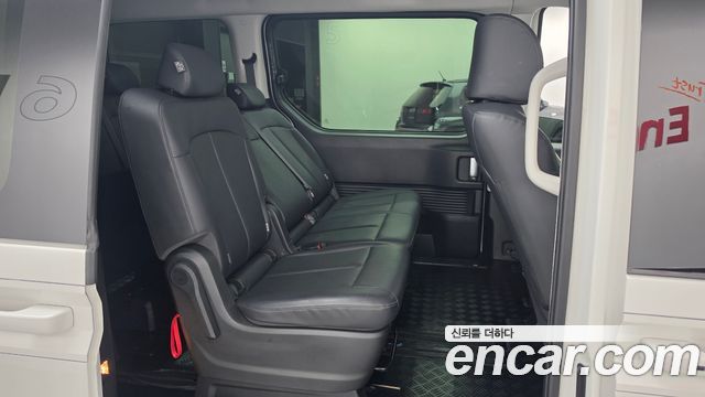 Hyundai Staria 2025 — photo 17