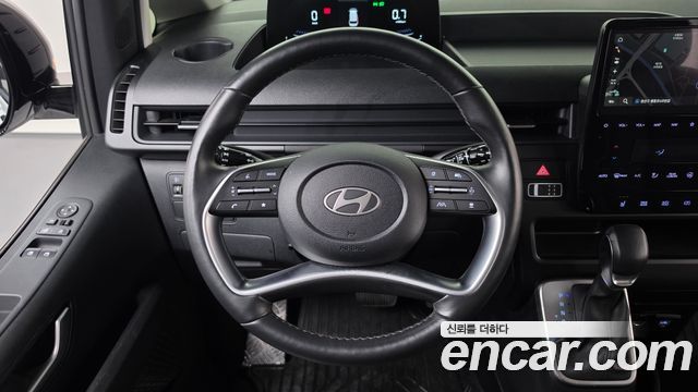 Hyundai Staria 2025 — photo 18