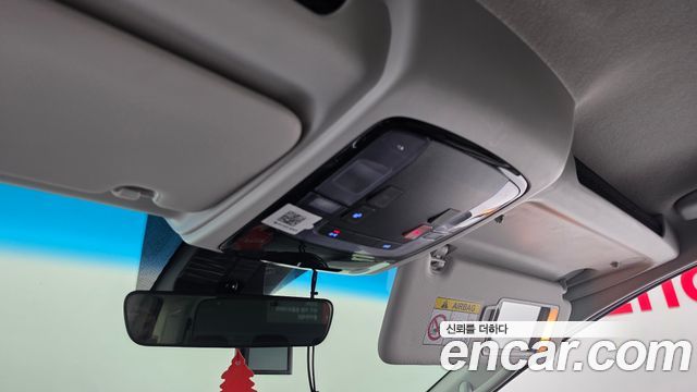Hyundai Staria 2025 — photo 24