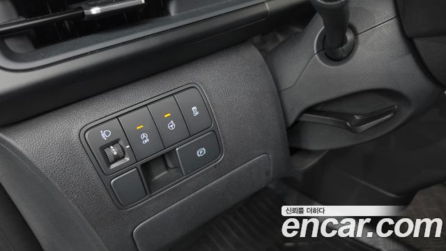 Hyundai Staria 2025 — photo 25