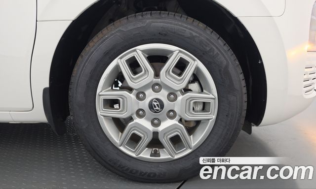 Hyundai Staria 2025 — photo 7