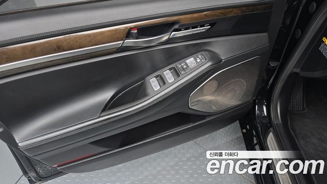 Genesis EQ900 2016 — photo 14