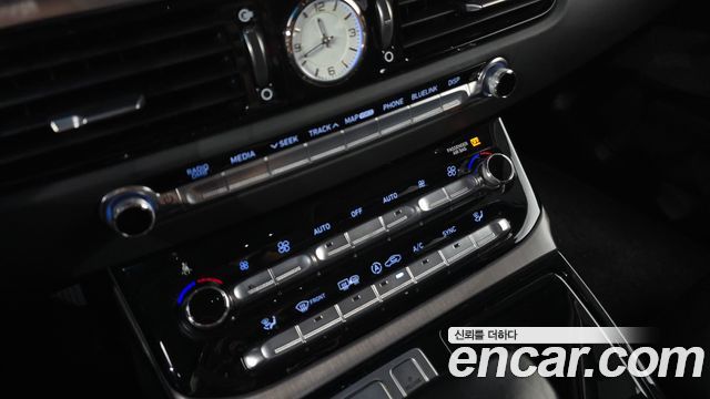 Genesis EQ900 2016 — photo 30