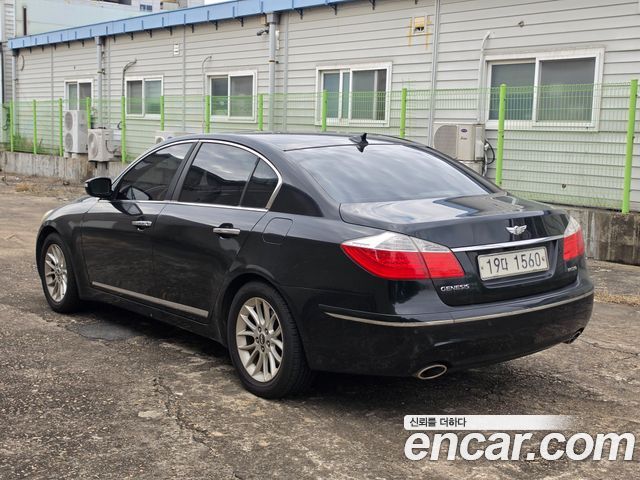 Hyundai Genesis 2010 — photo 2