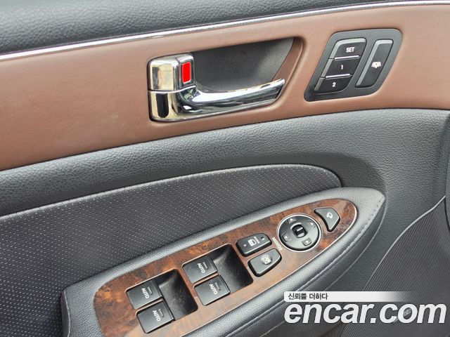 Hyundai Genesis 2010 — photo 17