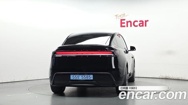Tesla Model Y 2026 — photo 4