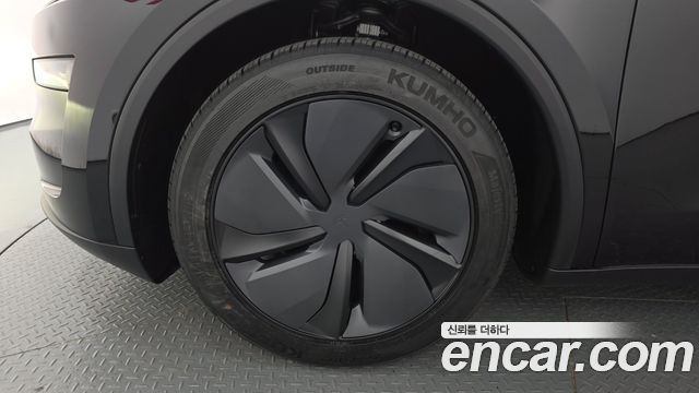 Tesla Model Y 2026 — photo 5